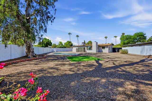 1325 E AVALON Drive, Phoenix, AZ 85014