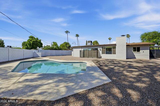 1325 E AVALON Drive, Phoenix, AZ 85014