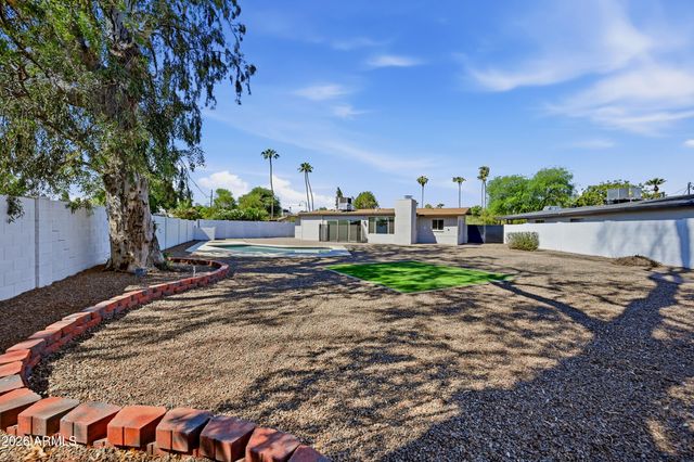 1325 E AVALON Drive, Phoenix, AZ 85014