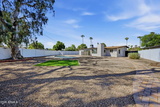 1325 E AVALON Drive, Phoenix, AZ 85014