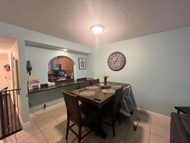 8441 Forest Hills Drive 302, Coral Springs, FL 33065