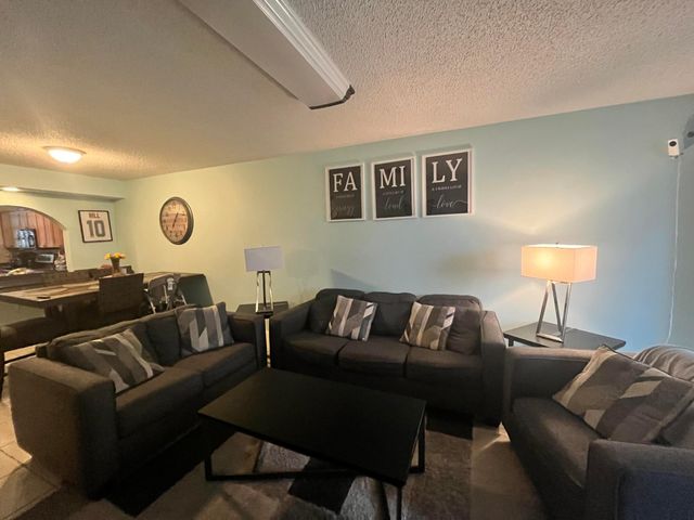 8441 Forest Hills Drive 302, Coral Springs, FL 33065