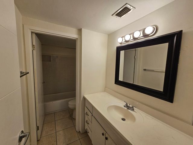 8441 Forest Hills Drive 302, Coral Springs, FL 33065