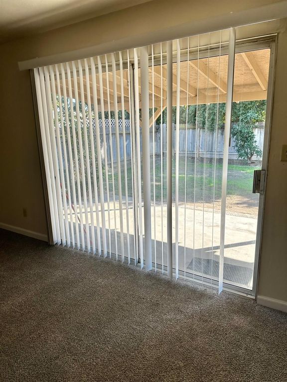 Image 19 of property listing at 322 W Richert Avenue, Clovis, CA 93612