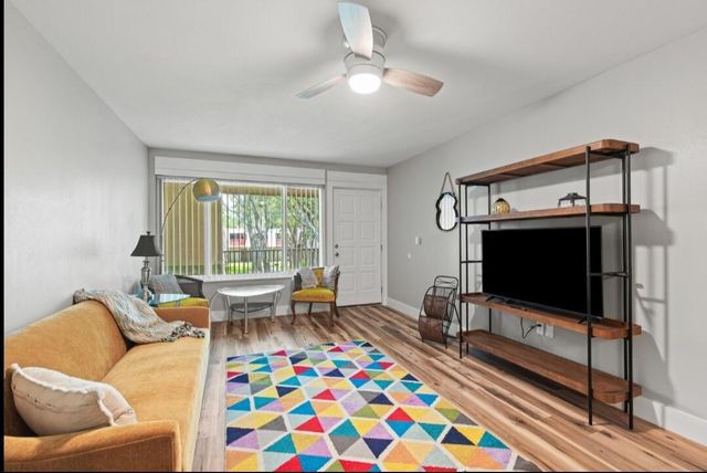 210 Pelham Road, 211B, Fort Walton Beach, FL 32547