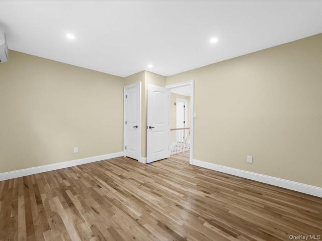 6 Shire Court, Greenlawn, NY 11740