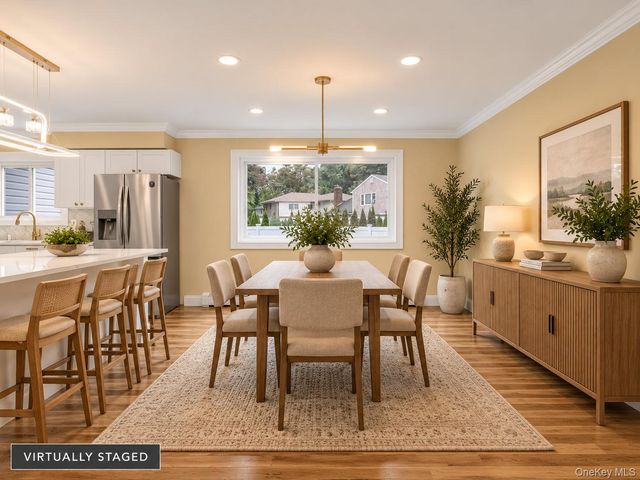 6 Shire Court, Greenlawn, NY 11740