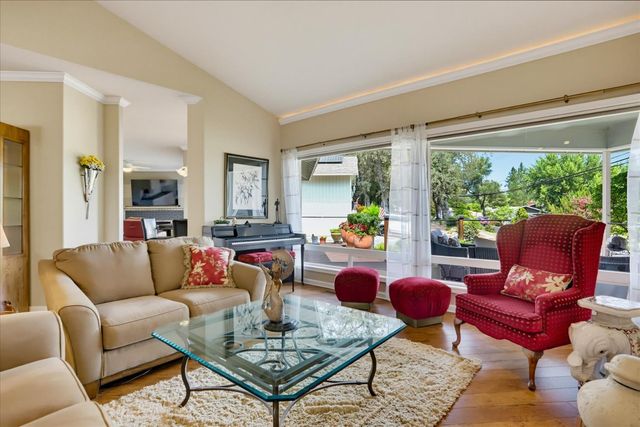 18853 Lake Forest Dr, Penn Valley, CA 95946
