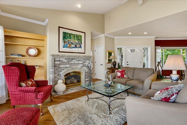 18853 Lake Forest Dr, Penn Valley, CA 95946