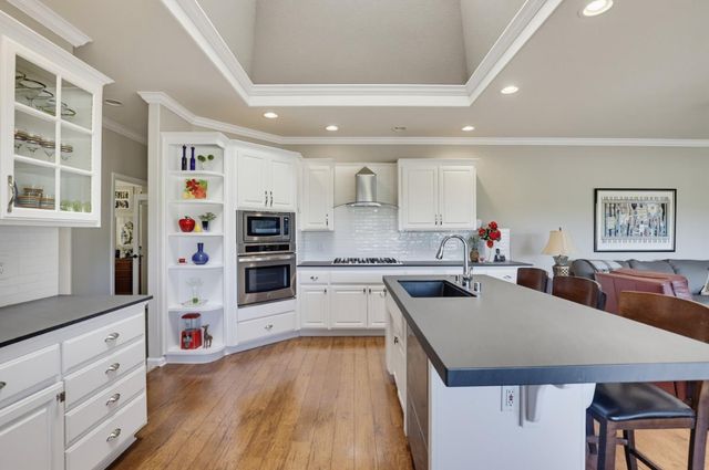18853 Lake Forest Dr, Penn Valley, CA 95946