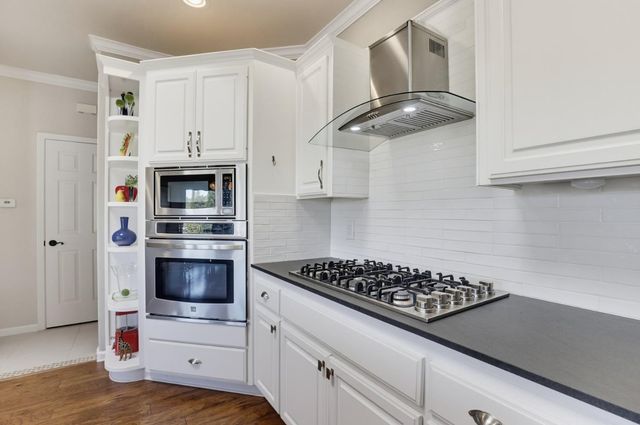 18853 Lake Forest Dr, Penn Valley, CA 95946