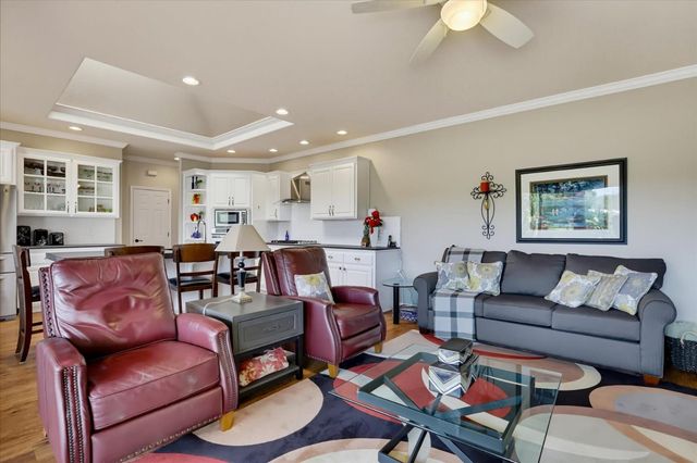 18853 Lake Forest Dr, Penn Valley, CA 95946