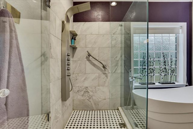 18853 Lake Forest Dr, Penn Valley, CA 95946