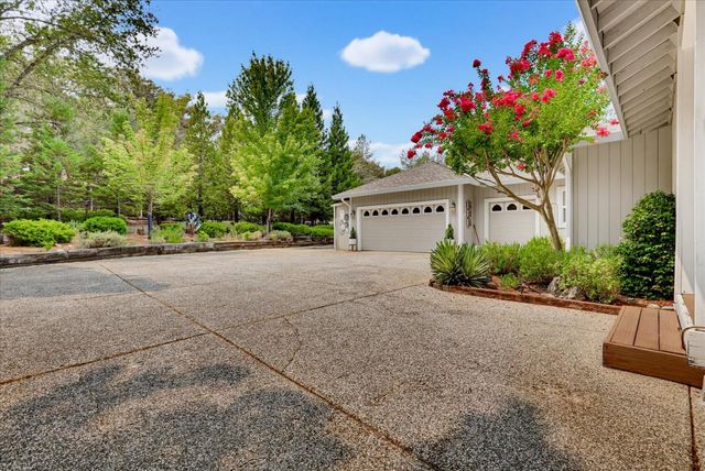 18853 Lake Forest Dr, Penn Valley, CA 95946