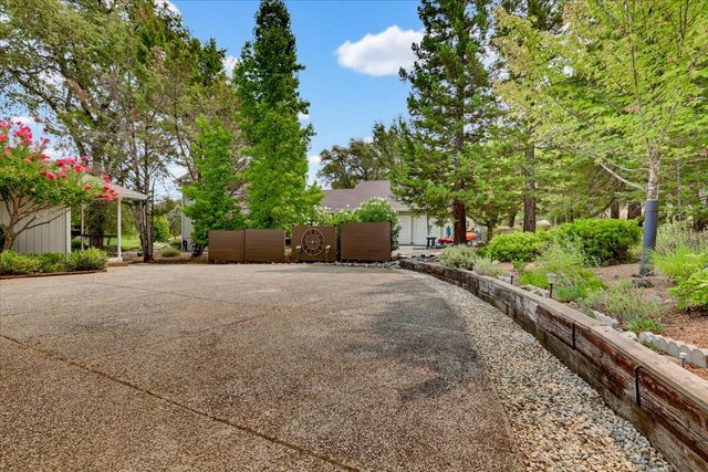 18853 Lake Forest Dr, Penn Valley, CA 95946