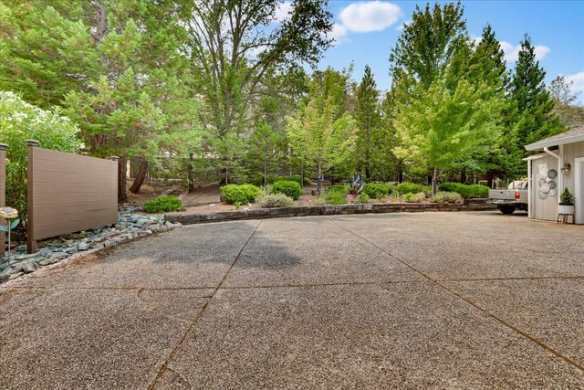 18853 Lake Forest Dr, Penn Valley, CA 95946