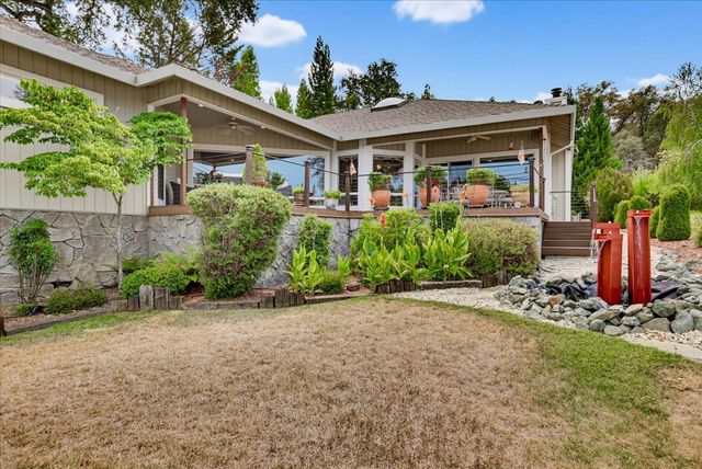 18853 Lake Forest Dr, Penn Valley, CA 95946