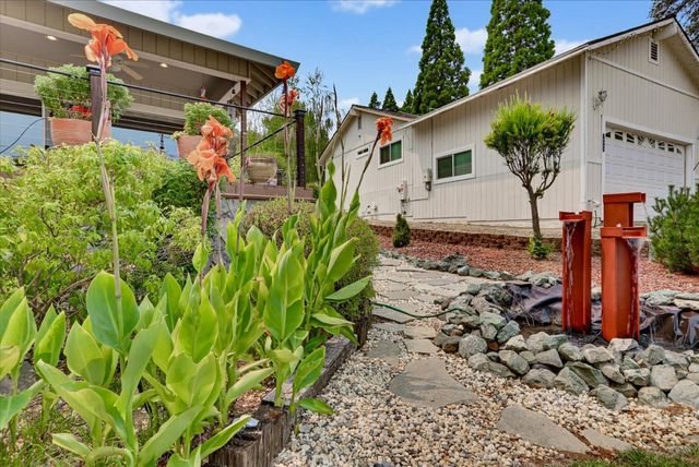 18853 Lake Forest Dr, Penn Valley, CA 95946