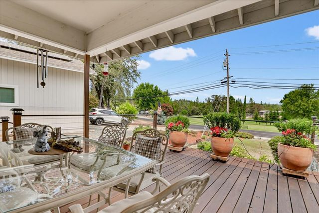 18853 Lake Forest Dr, Penn Valley, CA 95946
