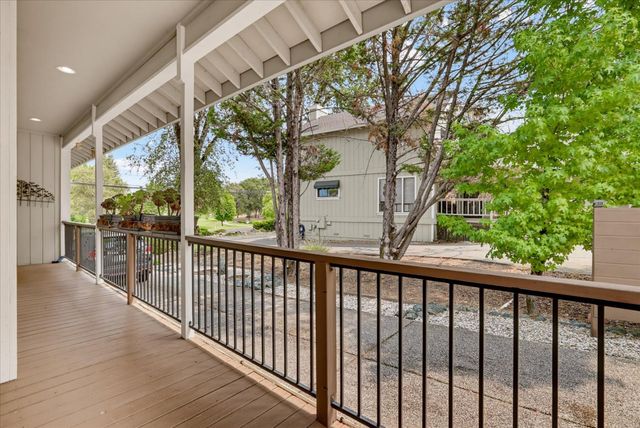 18853 Lake Forest Dr, Penn Valley, CA 95946
