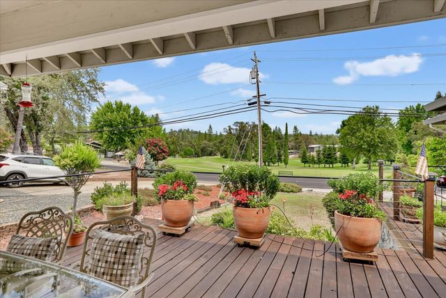 18853 Lake Forest Dr, Penn Valley, CA 95946