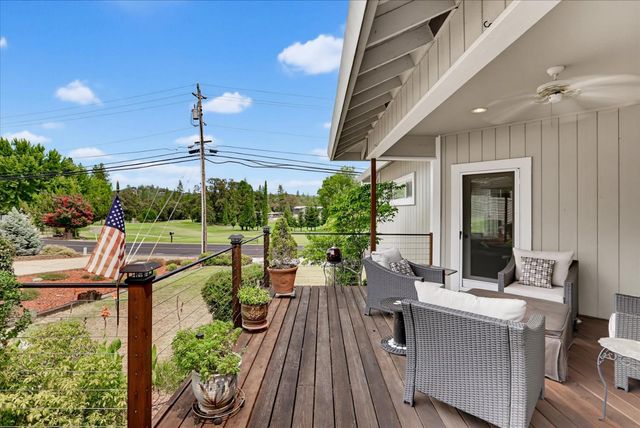 18853 Lake Forest Dr, Penn Valley, CA 95946