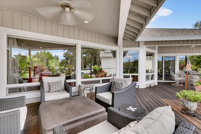 18853 Lake Forest Dr, Penn Valley, CA 95946