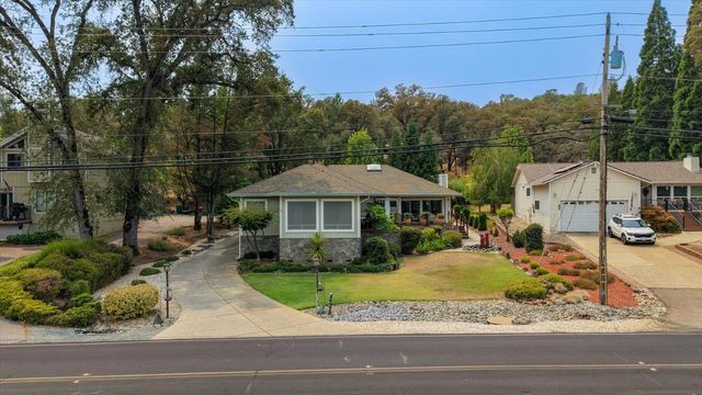 18853 Lake Forest Dr, Penn Valley, CA 95946