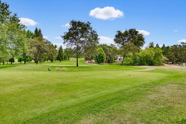18853 Lake Forest Dr, Penn Valley, CA 95946