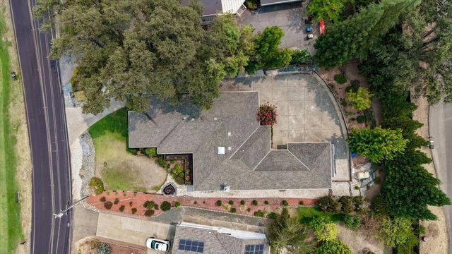 18853 Lake Forest Dr, Penn Valley, CA 95946