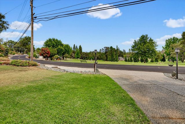 18853 Lake Forest Dr, Penn Valley, CA 95946