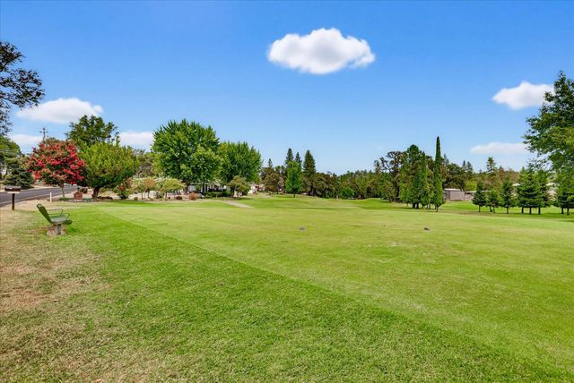 18853 Lake Forest Dr, Penn Valley, CA 95946