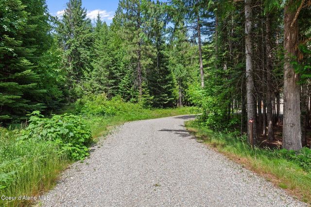 24721 N Teddy Loop, Rathdrum, ID 83858