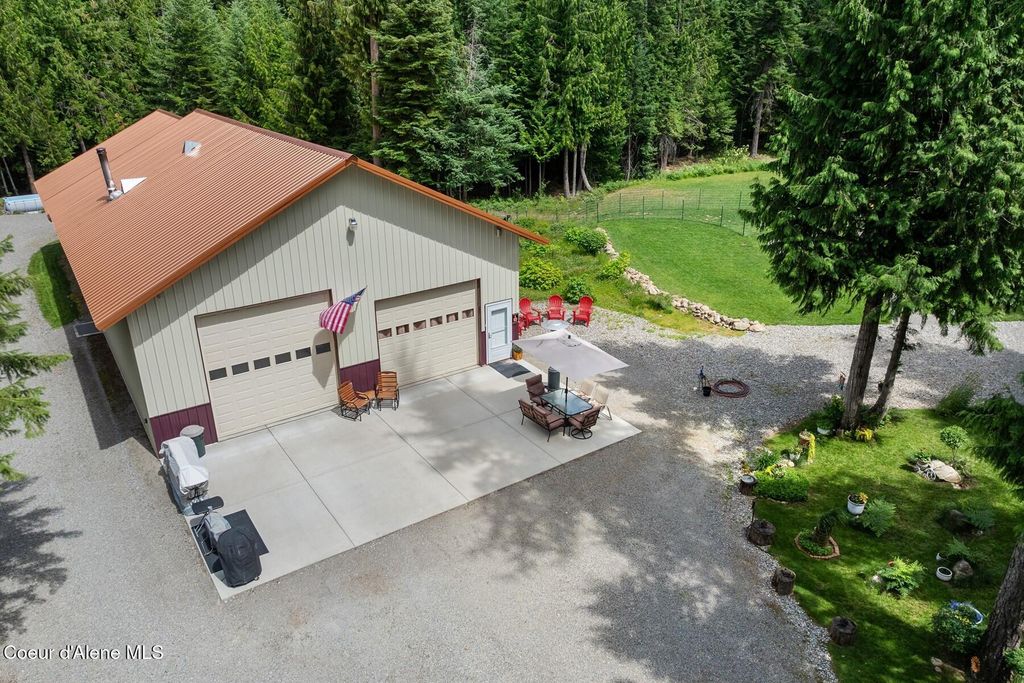 24721 N Teddy Loop, Rathdrum, ID 83858