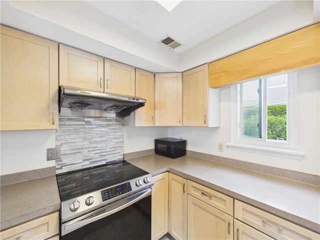 776 Eastbrooke Lane, Brighton, NY 14618
