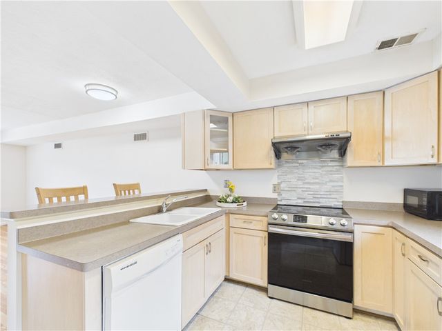 776 Eastbrooke Lane, Brighton, NY 14618
