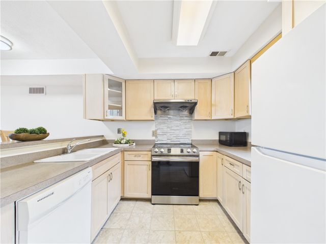 776 Eastbrooke Lane, Brighton, NY 14618
