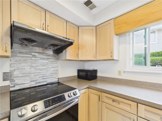 776 Eastbrooke Lane, Brighton, NY 14618