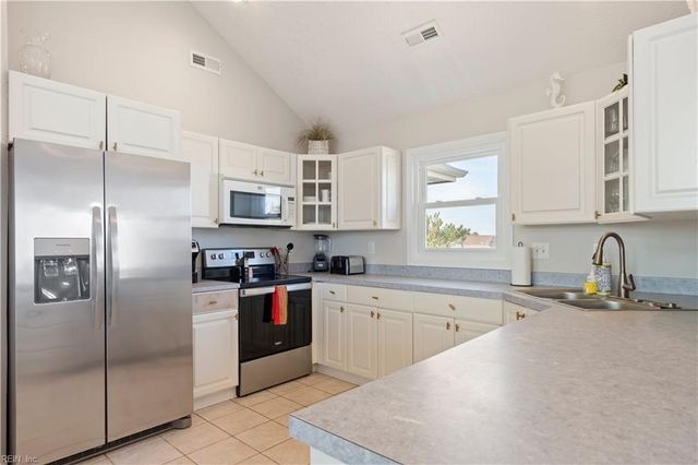 2349 Sandfiddler RD, Virginia Beach, VA 23456