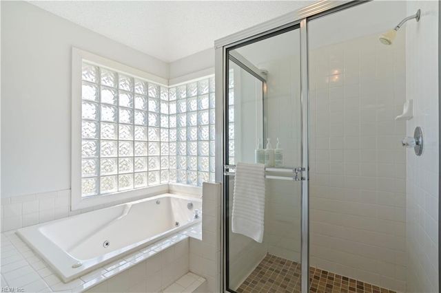2349 Sandfiddler RD, Virginia Beach, VA 23456