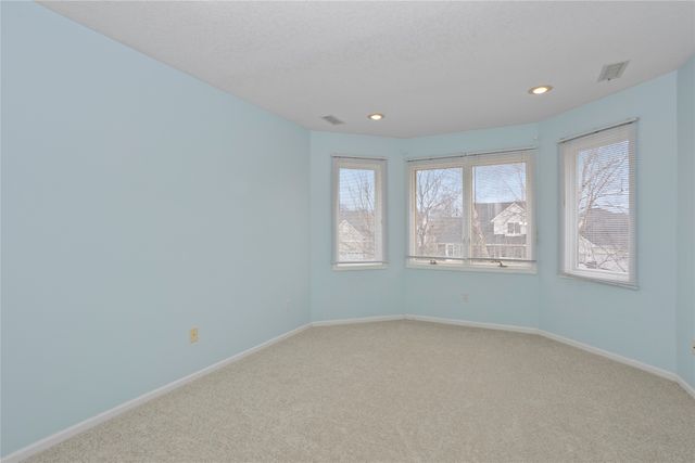 13931 Oak Brook Drive, Urbandale, IA 50323