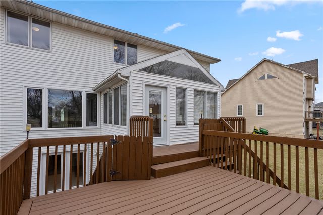 13931 Oak Brook Drive, Urbandale, IA 50323