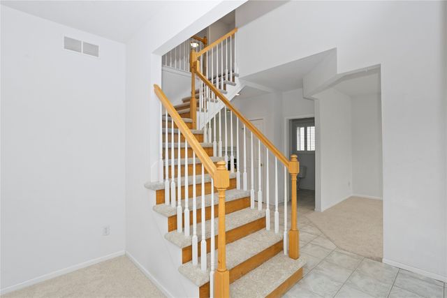 13931 Oak Brook Drive, Urbandale, IA 50323