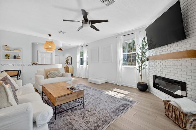 1214 W Las Olas Blvd, Fort Lauderdale, FL 33312