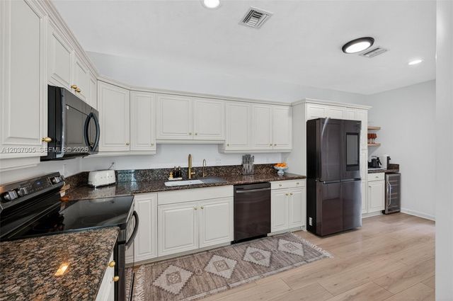 1214 W Las Olas Blvd, Fort Lauderdale, FL 33312