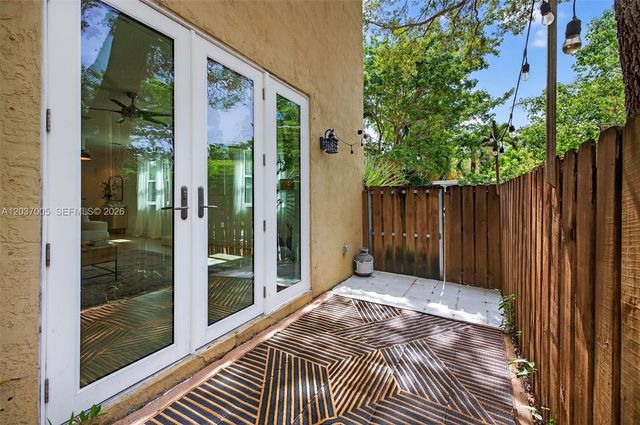 1214 W Las Olas Blvd, Fort Lauderdale, FL 33312