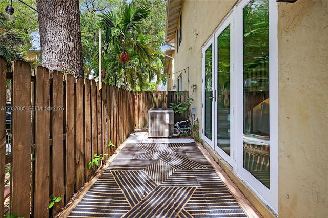 1214 W Las Olas Blvd, Fort Lauderdale, FL 33312