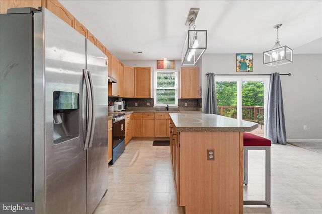 2402 SHAKER LN, Frederick, MD 21702