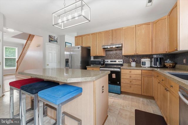 2402 SHAKER LN, Frederick, MD 21702