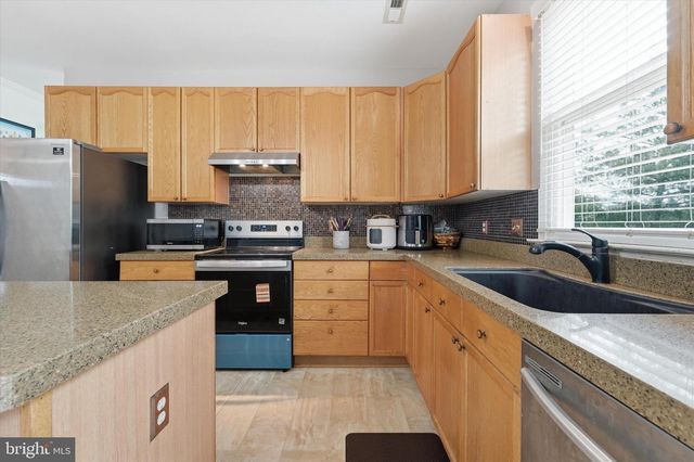 2402 SHAKER LN, Frederick, MD 21702